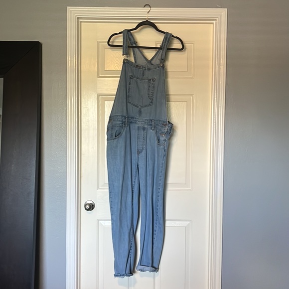 Levi Overalls - Picture 2 of 4